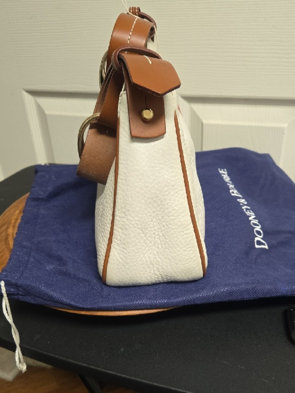 Dooney & Bourke White Pebbled Leather Shoulder Bag with Tan Trim and Strap - Picture 4 of 8